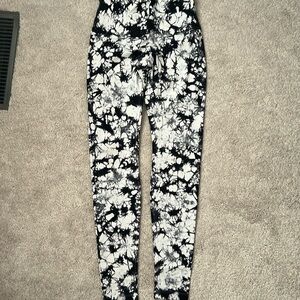 Lululemon, women’s leggings size 8, high waisted, full length